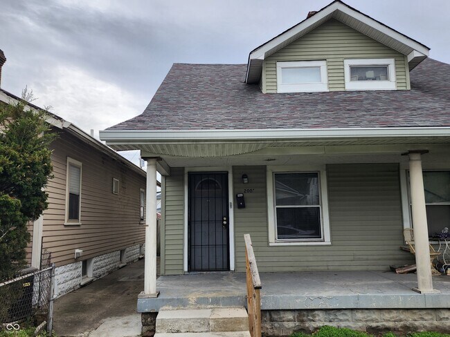 property at 2007 Westview Dr