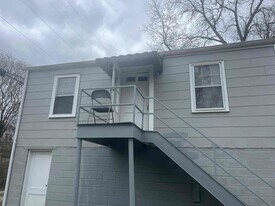 817 Moulton St E, Unit B in Decatur, AL - Building Photo