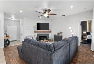2109 Castle Creek Dr in Little Elm, TX - Building Photo - Building Photo