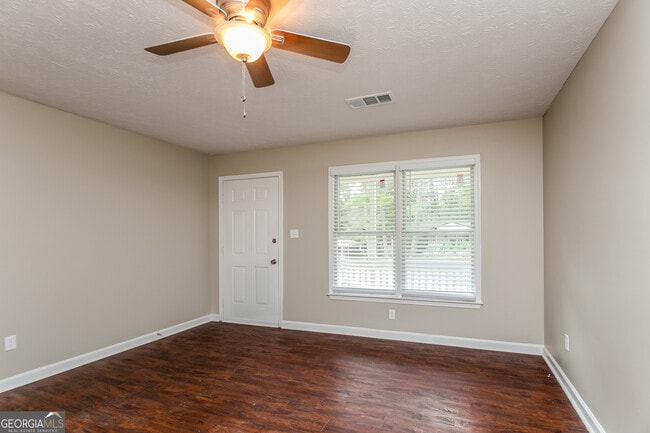 3940 Scott Dr in Forest Park, GA - Building Photo - Building Photo