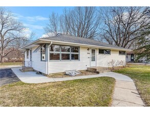 3416 Baillif Pl in Bloomington, MN - Foto de edificio - Building Photo
