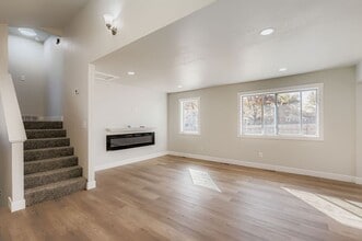 832 21st St SW in Loveland, CO - Foto de edificio - Building Photo