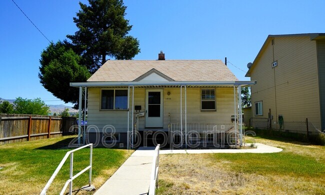 1200 S Vermont Ave in Boise, ID - Foto de edificio - Building Photo