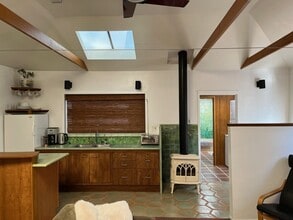 840 Basin Dr, Unit Guesthouse in Topanga, CA - Foto de edificio - Building Photo
