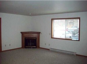 743 Van Es Pky in Eau Claire, WI - Building Photo - Building Photo