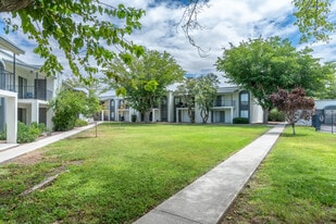 Centurion Pearl in El Paso, TX - Building Photo