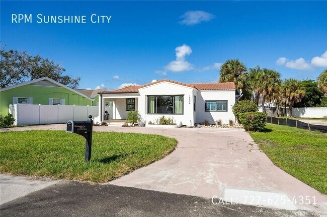 15804 Redington Dr in Redington Beach, FL - Building Photo - Building Photo