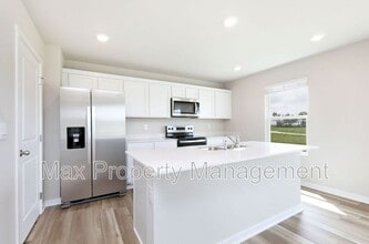 2452 SE Creekhill Way in West Des Moines, IA - Building Photo - Building Photo