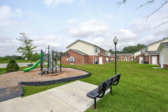 Butler Crossing I in Kingstree, SC - Foto de edificio - Building Photo