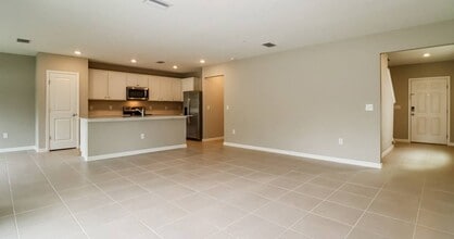 Redding Pointe in Lakeland, FL - Building Photo - Building Photo