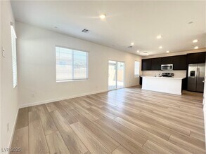 108 Brielle Beacon Ln in Henderson, NV - Building Photo - Building Photo
