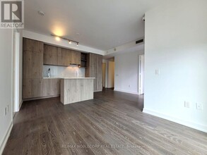 1-4701 Yorkville Ave in Toronto, ON - Building Photo - Building Photo