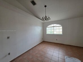 7520 W 20th Ave, Unit 202 in Hialeah, FL - Building Photo - Building Photo