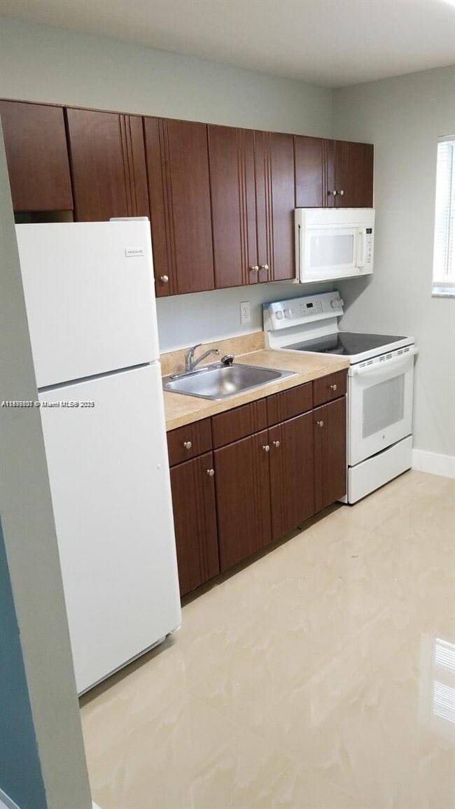 260 SW 8th St in Pompano Beach, FL - Building Photo - Building Photo