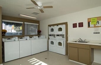 Plumwood Apartments in Sacramento, CA - Building Photo - Building Photo
