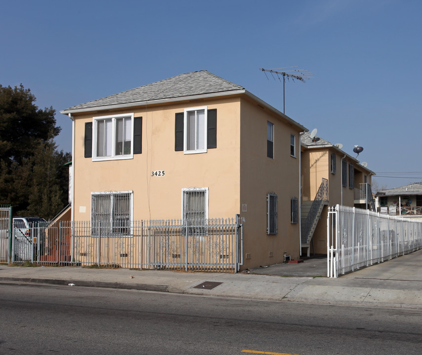 3425-3427 1/2 Hyde Park Blvd in Los Angeles, CA - Building Photo