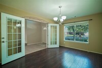 8315 Cardamon Ln in Baytown, TX - Foto de edificio - Building Photo