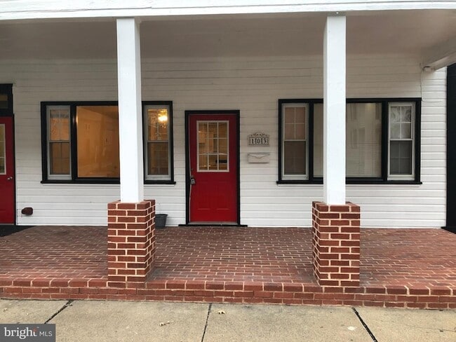 property at 292 N Washington St