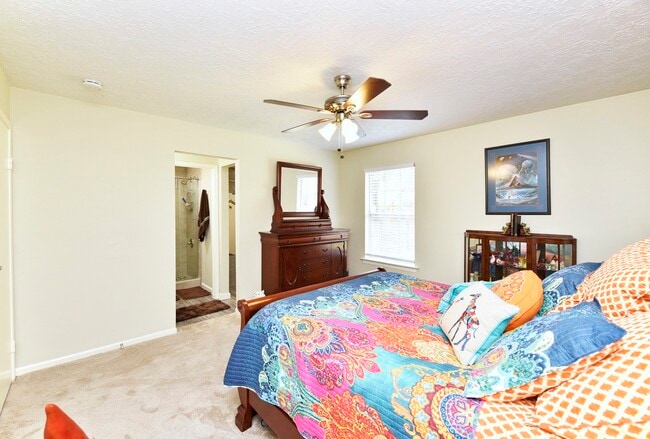 property at 7 Braemar Forest St