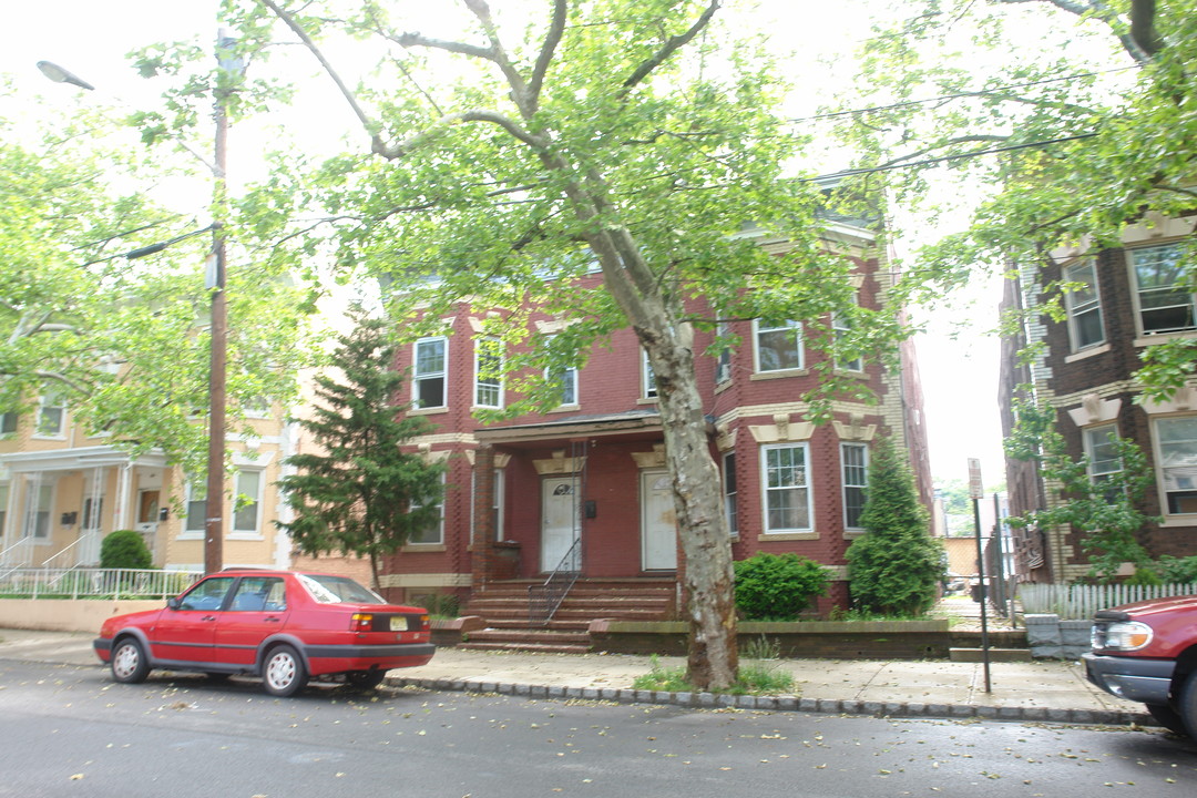 68-70 Madison Ave in Perth Amboy, NJ - Foto de edificio