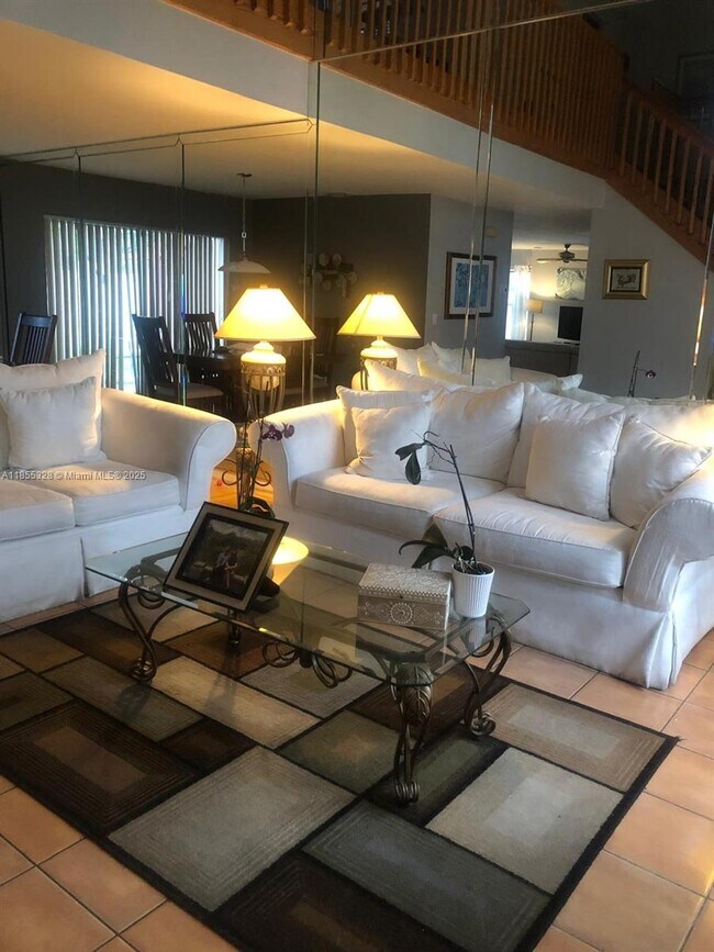 343 SW 183rd Terrace in Pembroke Pines, FL - Building Photo - Building Photo