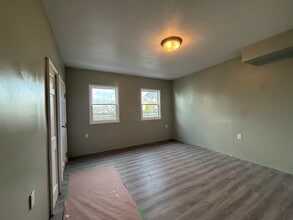 412 Depot St, Unit # 1 in Latrobe, PA - Building Photo - Building Photo