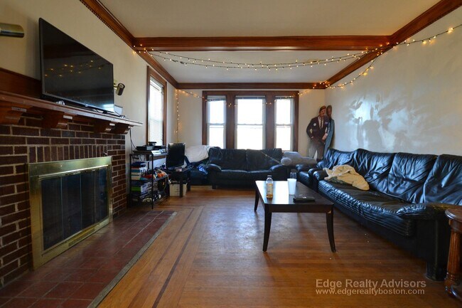 116 Lake St in Boston, MA - Foto de edificio - Building Photo