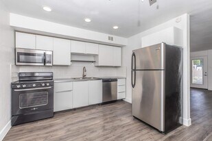 Revival Midtown NEW in Phoenix, AZ - Building Photo