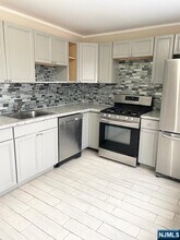 465 Main  2 in Wallington, NJ - Building Photo - Building Photo