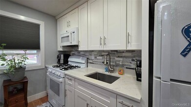 717 Tuckahoe Rd in Yonkers, NY - Building Photo - Building Photo