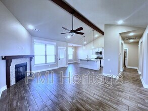 557 Rossi St in Springdale, AR - Foto de edificio - Building Photo