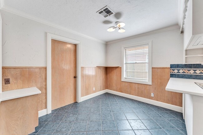 property at 6327 Wynnwood Ln