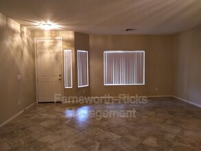 1154 E Locust Dr in Chandler, AZ - Building Photo - Building Photo