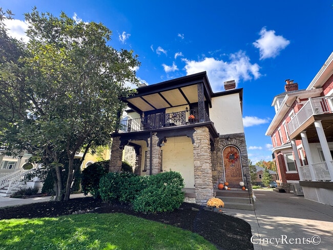 3531 Michigan Ave, Unit 2