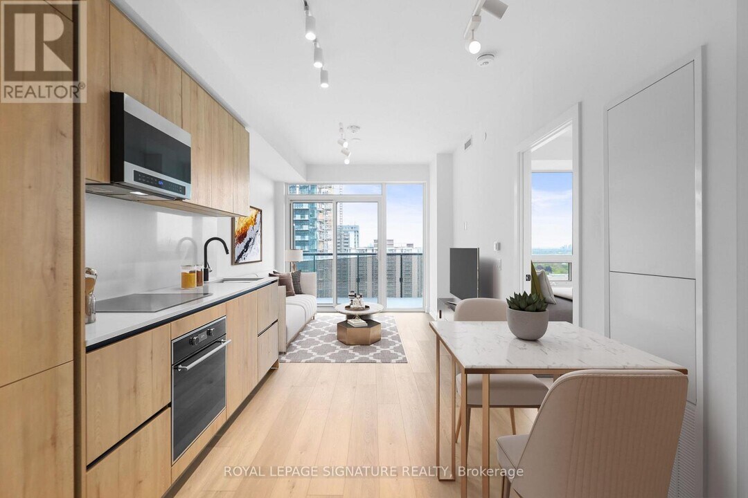 117 Broadway Ave in Toronto, ON - Building Photo