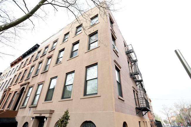 592 Henry St in Brooklyn, NY - Building Photo - Building Photo