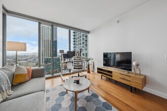 399 Fremont St in San Francisco, CA - Building Photo - Building Photo