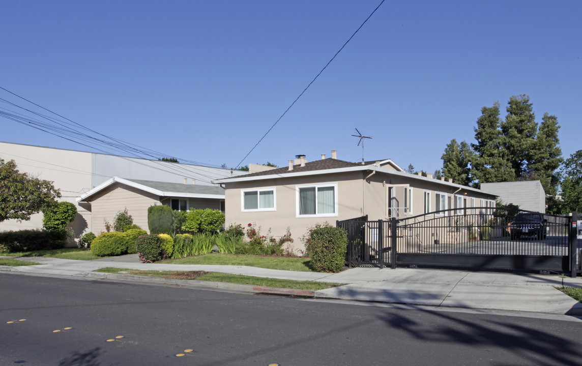 110-112 Hazel Ave in Redwood City, CA - Building Photo