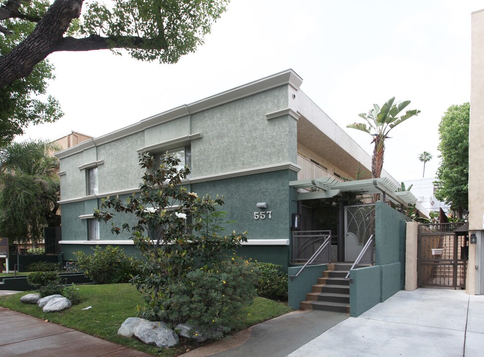 557 W Stocker St in Glendale, CA - Foto de edificio