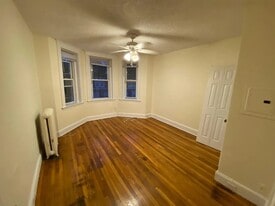 8 Barrows St, Unit 1 in Boston, MA - Building Photo