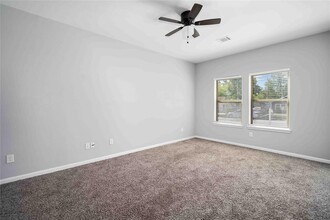 5105 Southwind St in Houston, TX - Foto de edificio - Building Photo
