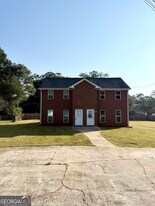 240 Toby Springs Ln in Mcdonough, GA - Building Photo
