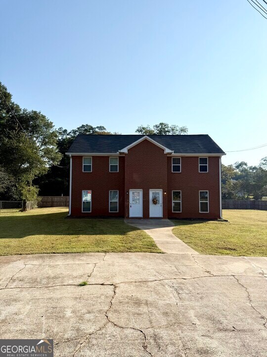 240 Toby Springs Ln in Mcdonough, GA - Building Photo