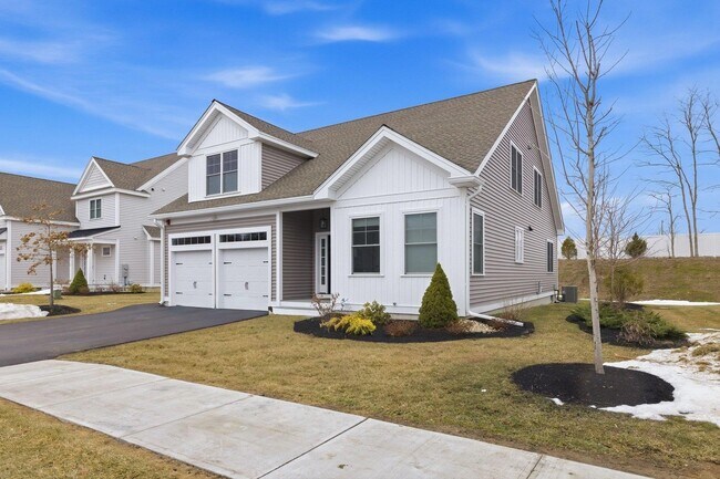 40 Sage Ln in Portsmouth, NH - Building Photo - Building Photo