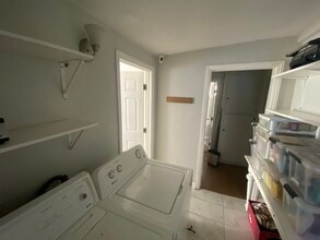 636 E 121st Pl, Unit 2 in Los Angeles, CA - Building Photo - Building Photo