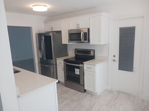 1590 SW 14th Ave in Boynton Beach, FL - Building Photo - Building Photo