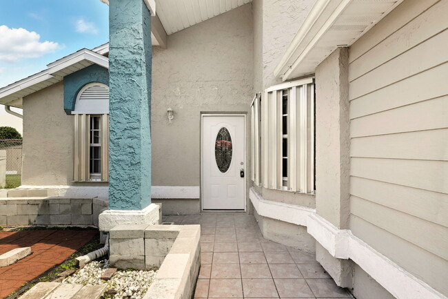 1031 Apopka Woods Ln in Orlando, FL - Building Photo - Building Photo