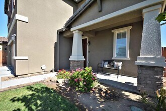 6856 E Geary St in Fresno, CA - Building Photo - Building Photo