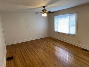 205 Unaka St in Greeneville, TN - Foto de edificio - Building Photo