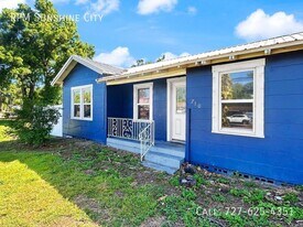 710 S 50th St in Tampa, FL - Building Photo